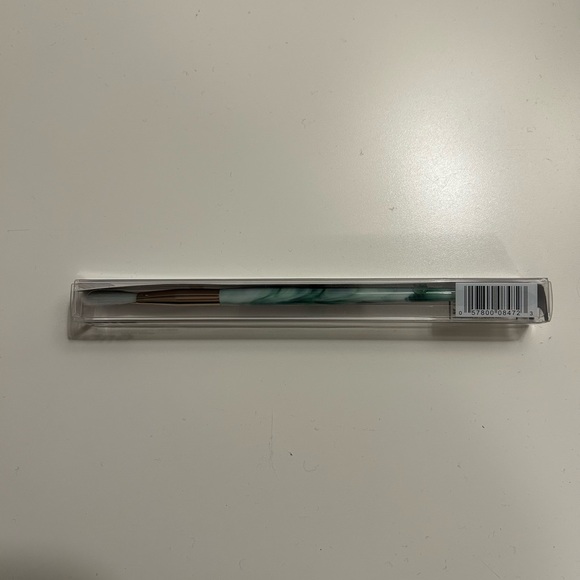 Feathered eye brush by Quo - Picture 5 of 10